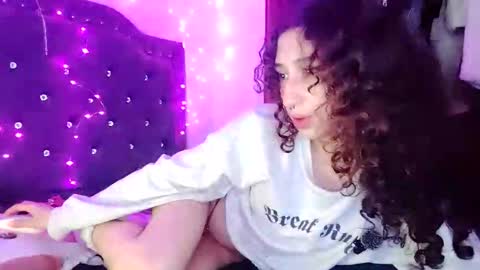 QUEENJEENN online show from November 28, 8:06 am