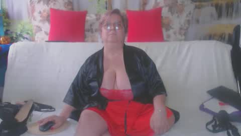 Snapshot of queenpammy chatting on October 1, 1:38 pm QueenPammy online show from October 1, 1:38 pm