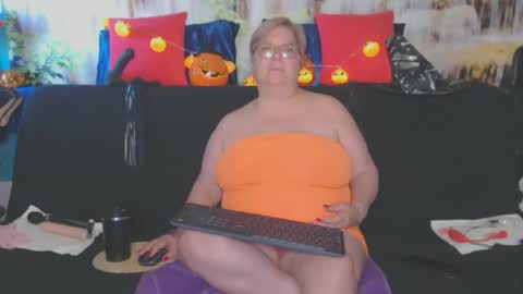 QueenPammy online show from October 31, 11:58 am