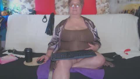 QueenPammy online show from October 21, 9:46 am