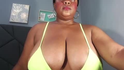 queenrachelbrown online show from June 3, 2:34 am