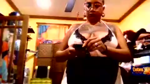 Queen Hilarity online show from August 10, 1:53 am