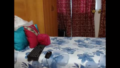 Snapshot of queenteex6999 chatting on September 30, 2:22 pm queenteex6999 online show from September 30, 2:22 pm