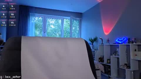 Rebecca  Becc online show from July 30, 4:52 pm