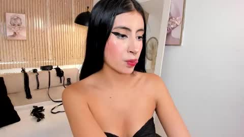 RACHEL ES online show from November 5, 4:40 am