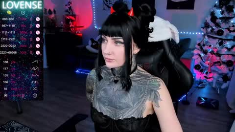 Snapshot of rachelqueen_ chatting on January 31, 1:45 pm Miko Pleasee help me get 100 likes online show from January 31, 1:45 pm