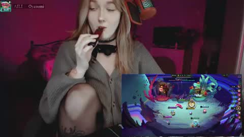 Kate online show from July 13, 7:03 pm
