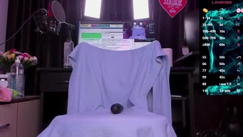 Snapshot of raissa_sky26 chatting on February 17, 3:36 am Laura online show from February 17, 3:36 am