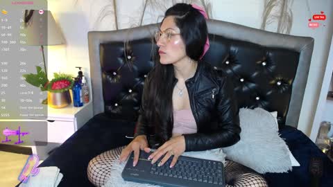 Snapshot of rapunzell__ chatting on December 29, 12:34 pm Rapunzell online show from December 29, 12:34 pm