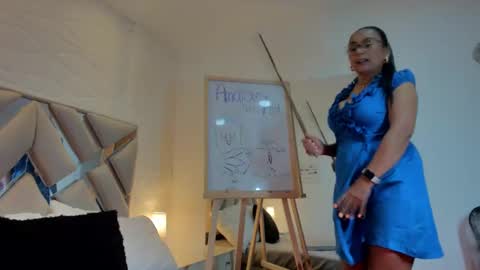 Raquel Moore  online show from March 8, 6:46 pm