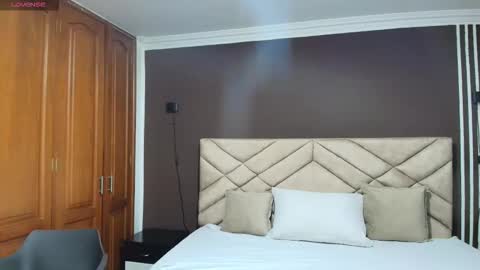 Raquel online show from November 2, 11:57 am