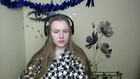 Snapshot of raspberry0101 chatting on January 7, 2:08 pm raspberry0101 online show from January 7, 2:08 pm