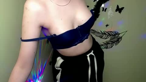 Snapshot of raspberry0101 chatting on January 23, 8:13 pm raspberry0101 online show from January 23, 8:13 pm