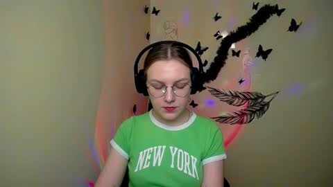 Snapshot of raspberry0101 chatting on February 4, 7:18 am raspberry0101 online show from February 4, 7:18 am