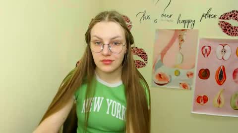 Snapshot of raspberry0101 chatting on March 11, 1:23 pm raspberry0101 online show from March 11, 1:23 pm