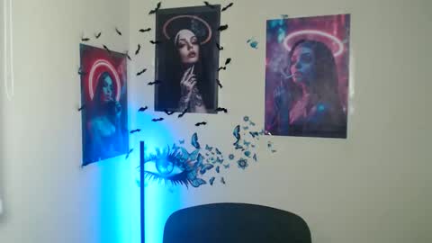 raspberry0101 online show from November 21, 1:24 pm