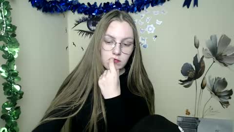 Snapshot of raspberry0101 chatting on December 25, 12:27 am raspberry0101 online show from December 25, 12:27 am
