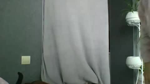 ravea_ online show from December 2, 10:17 am