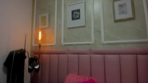 raven_loove online show from May 4, 5:06 pm