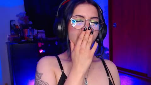 raventh_ online show from December 19, 2:27 am