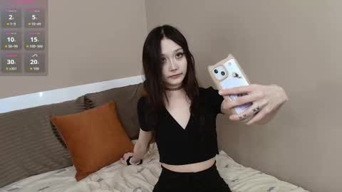 rayreina online show from March 13, 7:15 pm