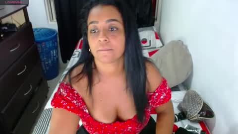 Snapshot of raysajoness chatting on February 11, 9:56 pm raysajoness online show from February 11, 9:56 pm