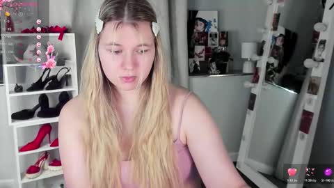 rebecca_____ online show from February 20, 6:26 am