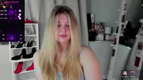 rebecca_____ online show from March 13, 2:57 am