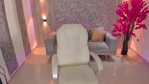 rebecca_blake_ online show from March 3, 11:38 am