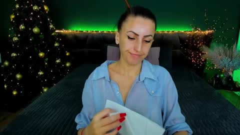 Snapshot of rebecca_diamonds chatting on December 17, 6:13 am rebecca_diamonds online show from December 17, 6:13 am