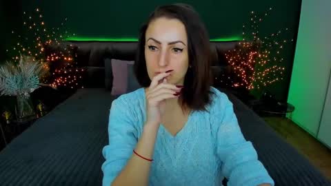 Snapshot of rebecca_diamonds chatting on February 2, 6:37 am rebecca_diamonds online show from February 2, 6:37 am