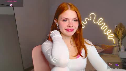 Snapshot of red__candy chatting on February 18, 1:00 pm red__candy online show from February 18, 1:00 pm