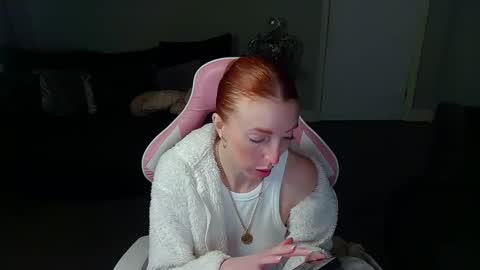 Snapshot of red_firesquirt chatting on February 13, 3:14 pm Red -  online show from February 13, 3:14 pm