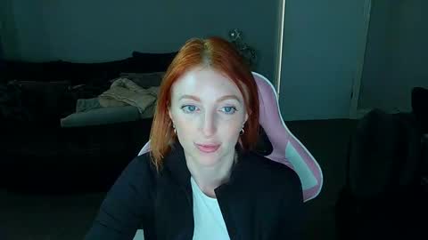 Snapshot of red_firesquirt chatting on March 5, 4:24 pm Red -  online show from March 5, 4:24 pm