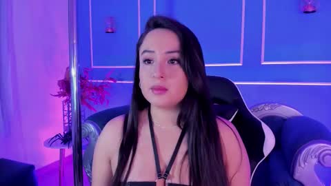     online show from January 6, 11:25 am