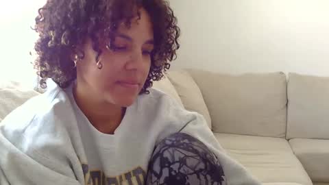 Snapshot of redbonescarlet chatting on September 29, 4:56 pm Redbonescarlet online show from September 29, 4:56 pm