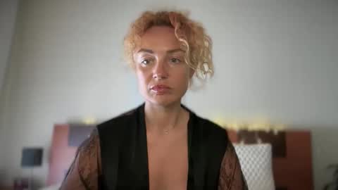 Emily online show from June 3, 2:33 pm