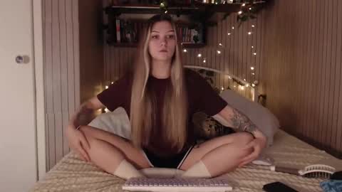 Ana online show from December 17, 10:19 am