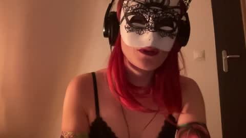 Redplume online show from April 13, 8:09 pm