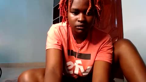 redrubyyyy online show from November 29, 9:35 am