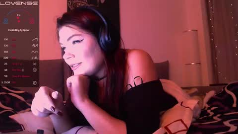 Snapshot of redyari chatting on December 15, 12:18 am Red online show from December 15, 12:18 am