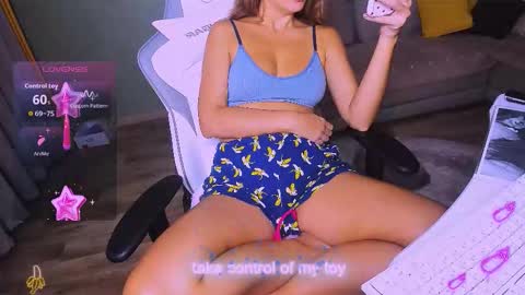 reggieMeow online show from September 12, 2:23 am