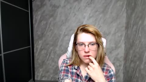 Regina online show from March 9, 2:39 am