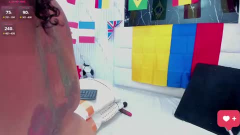 reginavegaa online show from July 1, 11:53 am