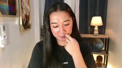 regine online show from March 1, 7:57 pm