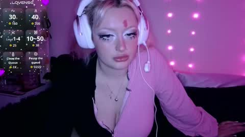 reiannmay online show from March 31, 1:16 am