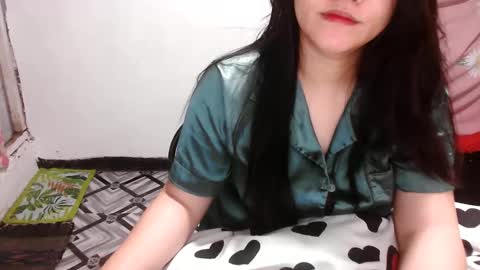 reign2525 online show from March 5, 4:58 pm