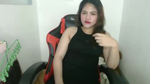 reign2525 online show from March 12, 3:40 pm