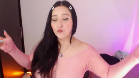 Snapshot of renata_ruiz chatting on October 18, 4:48 am online show from October 18, 4:48 am
