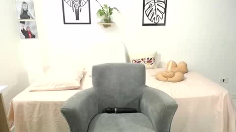 Snapshot of renata_salinas_1 chatting on February 3, 10:11 pm Renata Salinas online show from February 3, 10:11 pm